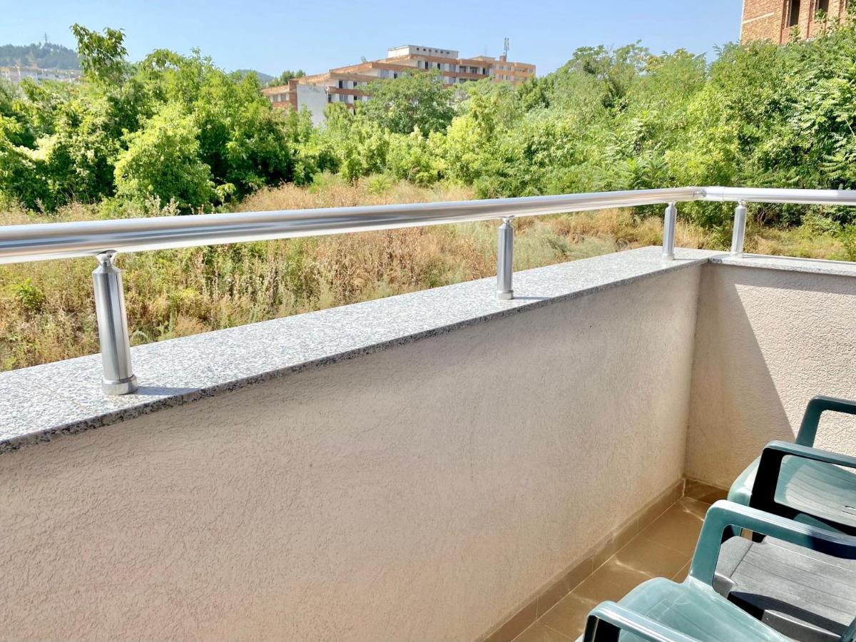 Cozy & Modern 1Br Apart For 4 Guests Next To Medical University & Free Parking Stara Zagora Exterior photo